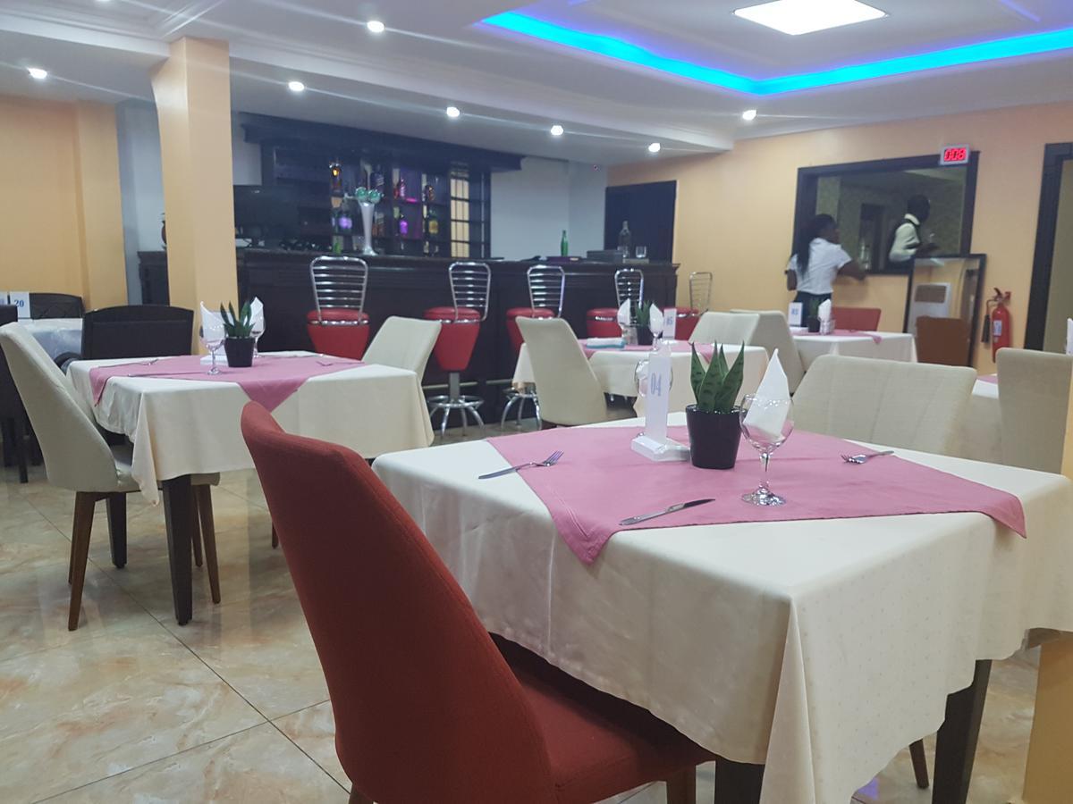 Mbayaville Hotel Douala Eksteriør billede