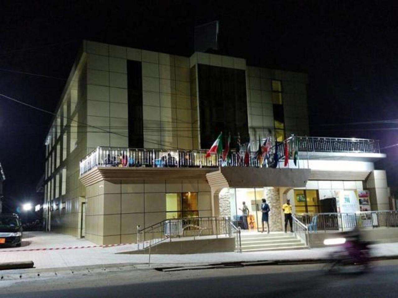 Mbayaville Hotel Douala Eksteriør billede