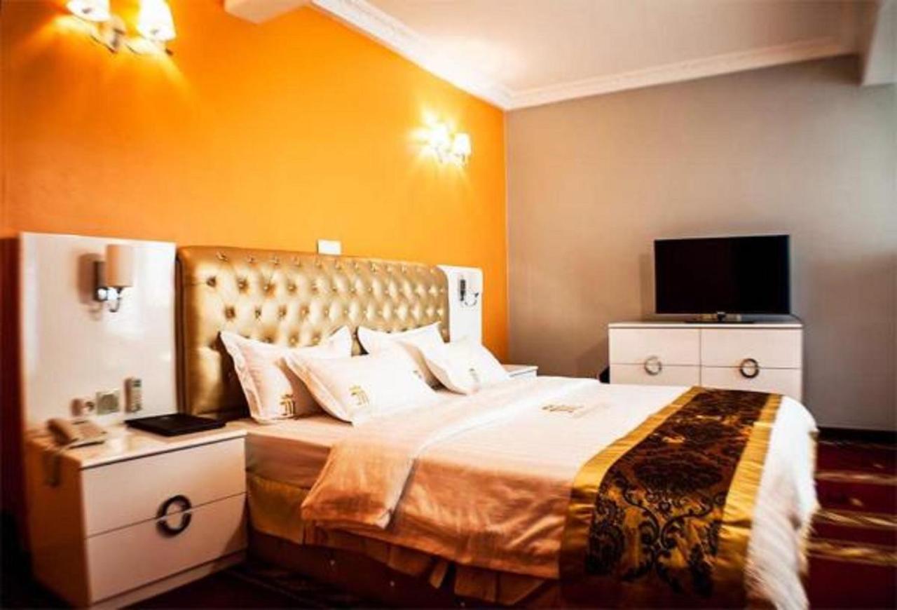 Mbayaville Hotel Douala Eksteriør billede